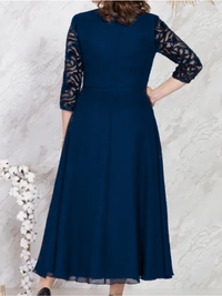 <tc>Elegantné šaty Laurra tmavomodré</tc>