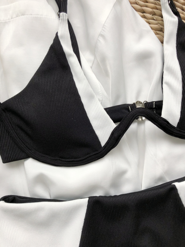 <tc>Bikiny Daviona čierno-biele</tc>