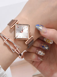 <tc>Náramkové hodinky Lilou zlato-biele</tc>
