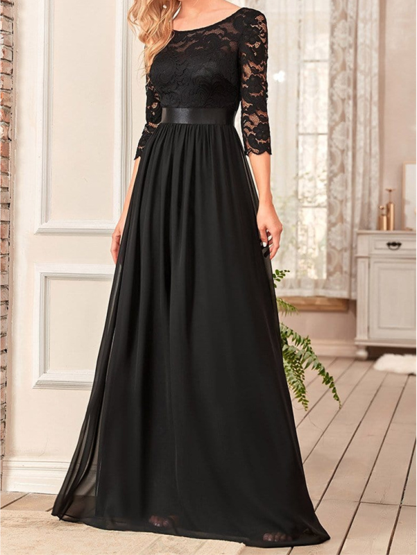 <tc>Elegantné šaty čierne</tc>